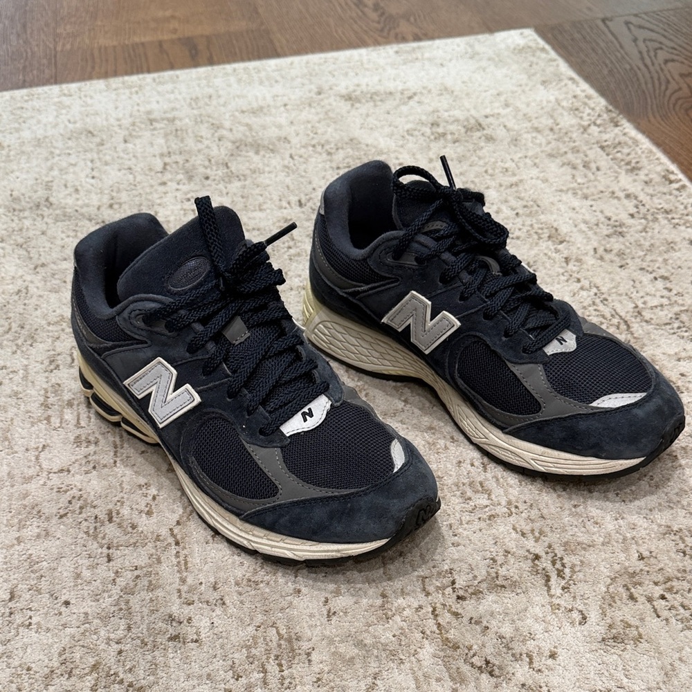 New Balance men’s size 6 women’s 7.5